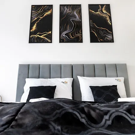 דירה Overlooking The River, Sauna,