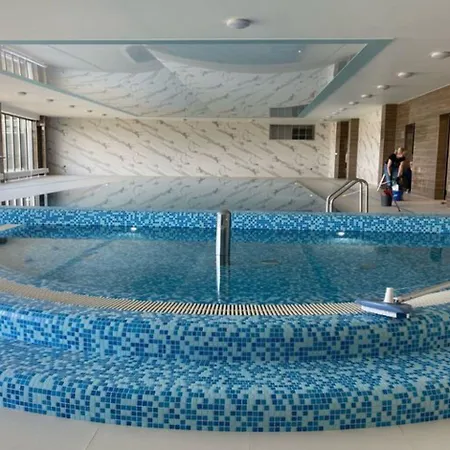 Overlooking The River, Sauna, דירה *